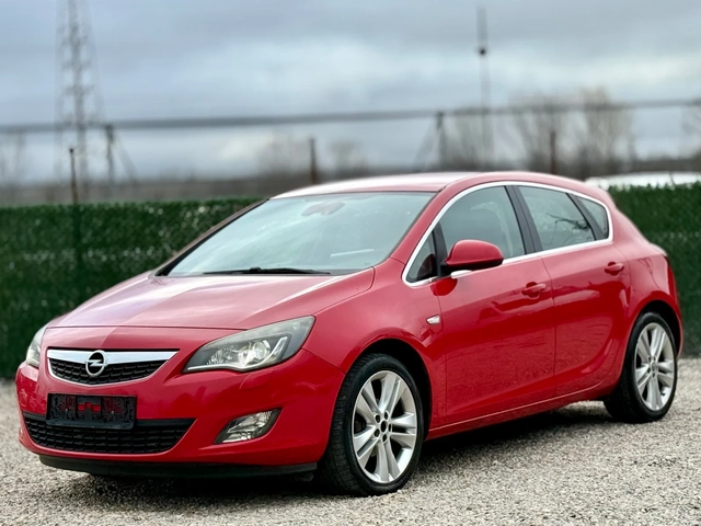 Opel Astra 1.4Turbo* XENON* LED* 160000км! - автомобили, коли, обяви за нови и употребявани 0