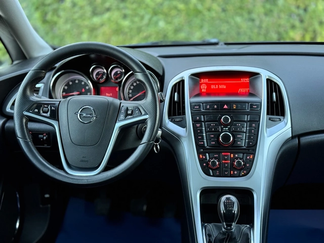 Opel Astra 1.4Turbo* XENON* LED* 160000км! - автомобили, коли, обяви за нови и употребявани 12