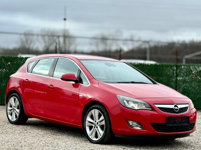 Opel Astra 1.4Turbo* XENON* LED* 160000км! - автомобили, коли, обяви за нови и употребявани 2