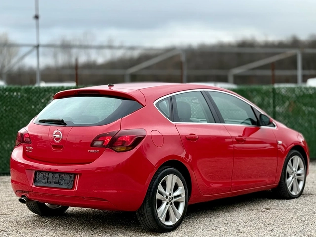 Opel Astra 1.4Turbo* XENON* LED* 160000км! - автомобили, коли, обяви за нови и употребявани 4