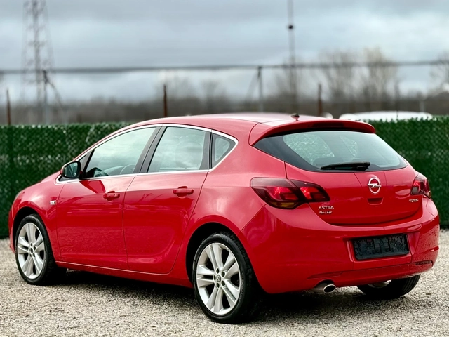 Opel Astra 1.4Turbo* XENON* LED* 160000км! - автомобили, коли, обяви за нови и употребявани 6