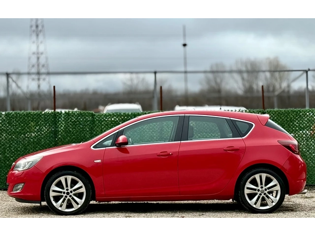 Opel Astra 1.4Turbo* XENON* LED* 160000км! - автомобили, коли, обяви за нови и употребявани 7