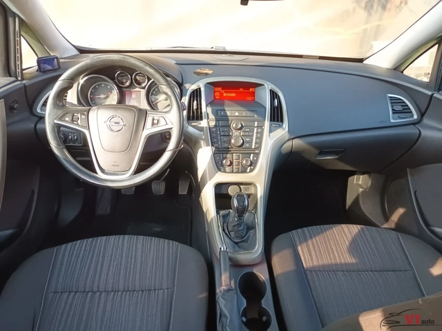 Opel Astra 1.4/100к.с./КЛИМАТРОНИК - автомобили, коли, обяви за нови и употребявани 9