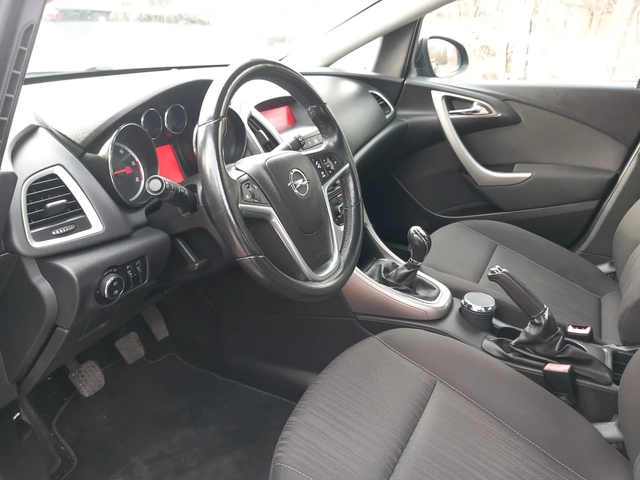 Opel Astra 1.3 CDTI - автомобили, коли, обяви за нови и употребявани 9