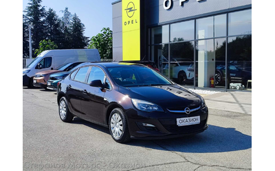 Opel Astra J 4-вр. Седан 116к.с. Бензин - автомобили, коли, обяви за нови и употребявани 0