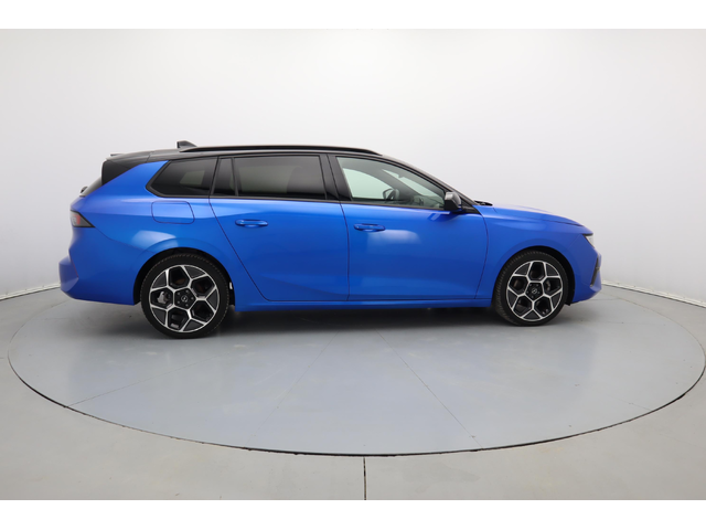 Opel Astra Sports Tourer Ultimate - автомобили, коли, обяви за нови и употребявани 11