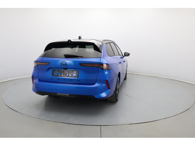 Opel Astra Sports Tourer Ultimate - автомобили, коли, обяви за нови и употребявани 18