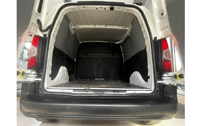 Opel Combo 1.5 DIESEL - автомобили, коли, обяви за нови и употребявани 9