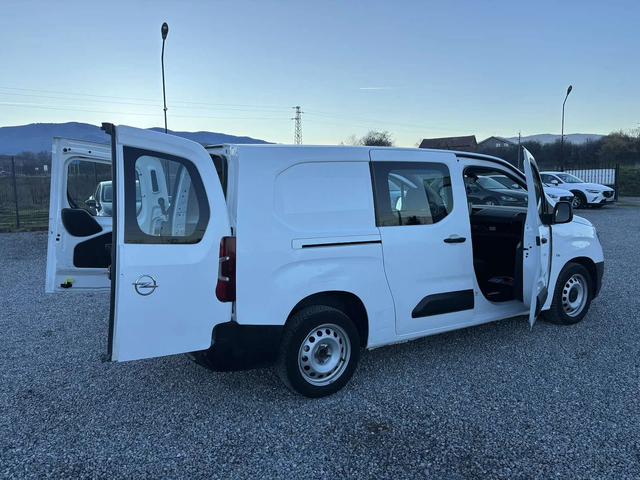 Opel Combo 1.5 , MAKSI, Euro 6, Нов Внос - автомобили, коли, обяви за нови и употребявани 9