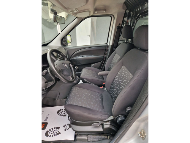 Opel Combo 1.3 - автомобили, коли, обяви за нови и употребявани 10