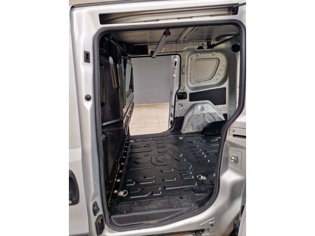 Opel Combo 1.3 - автомобили, коли, обяви за нови и употребявани 13