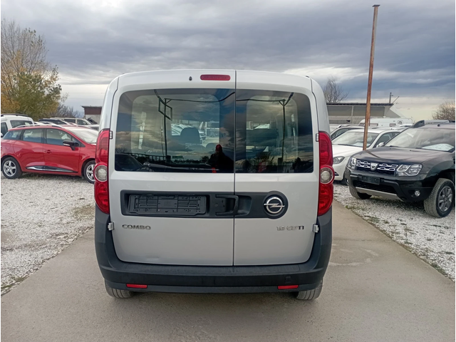 Opel Combo 5 врати, Италия , ДДС - автомобили, коли, обяви за нови и употребявани 4