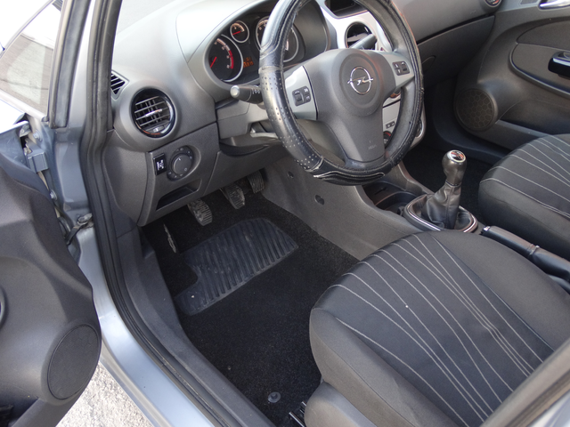 Opel Corsa 1.2i - автомобили, коли, обяви за нови и употребявани 11