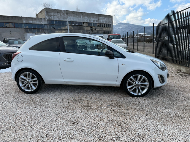 Opel Corsa 1.7 Дизел, Navi, Панорама, 131 к.с., ТОП - автомобили, коли, обяви за нови и употребявани 3