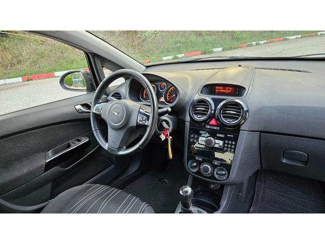Opel Corsa 1.3 JTD KLIMATIK/ITALY - автомобили, коли, обяви за нови и употребявани 10