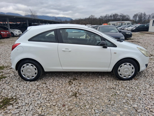 Opel Corsa Facelift + ГАЗ - автомобили, коли, обяви за нови и употребявани 6