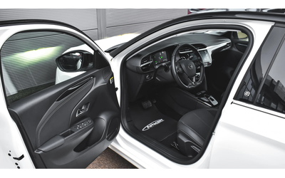 Opel Corsa e-Elegance 50 kWh - автомобили, коли, обяви за нови и употребявани 7