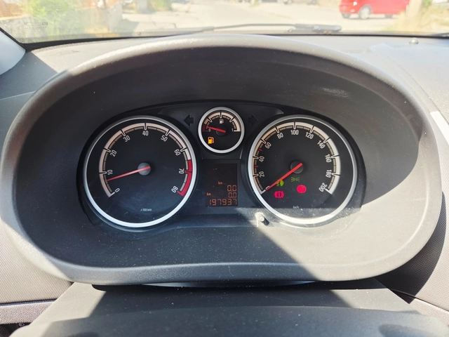 Opel Corsa 1, 200 EURO5 - автомобили, коли, обяви за нови и употребявани 12
