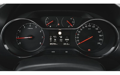 Opel Crossland X 1.2 Innovation - автомобили, коли, обяви за нови и употребявани 14