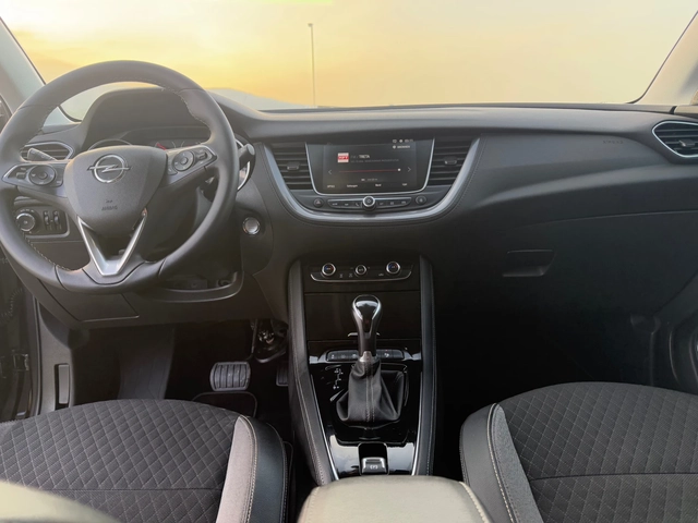 Opel Grandland X 1.2 benzin 131ks Automatic !!! Лизинг !!! - автомобили, коли, обяви за нови и употребявани 13