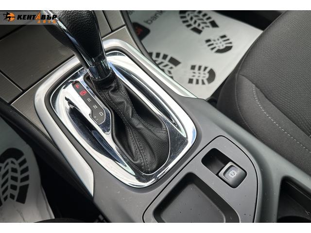 Opel Insignia 2.0d 131 к.с. - автомобили, коли, обяви за нови и употребявани 9