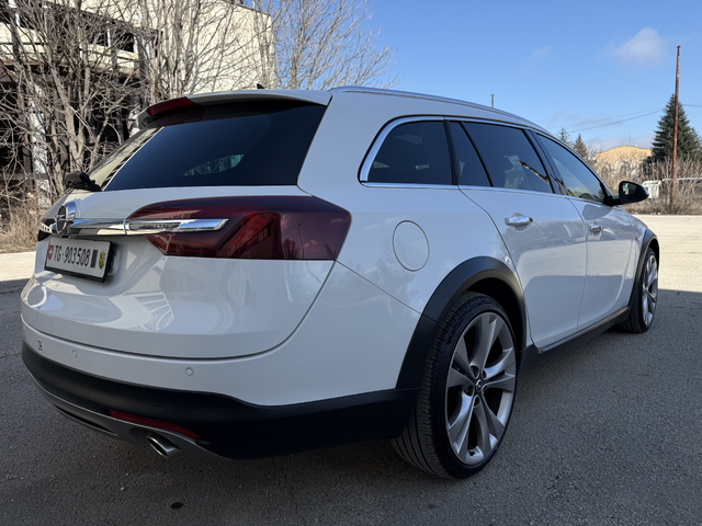 Opel Insignia 2.0i TURBO 4x4 CROSS COUNTRY - автомобили, коли, обяви за нови и употребявани 2