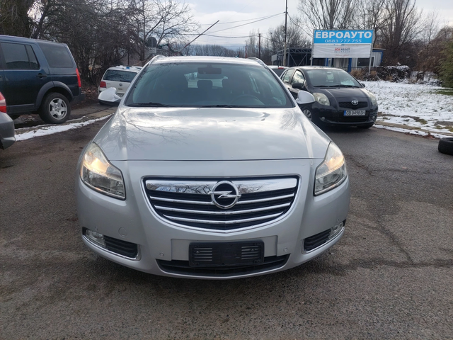 Opel Insignia 2, 0D МНОГО ЗАПАЗЕН - автомобили, коли, обяви за нови и употребявани 1