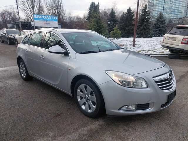 Opel Insignia 2, 0D МНОГО ЗАПАЗЕН - автомобили, коли, обяви за нови и употребявани 2