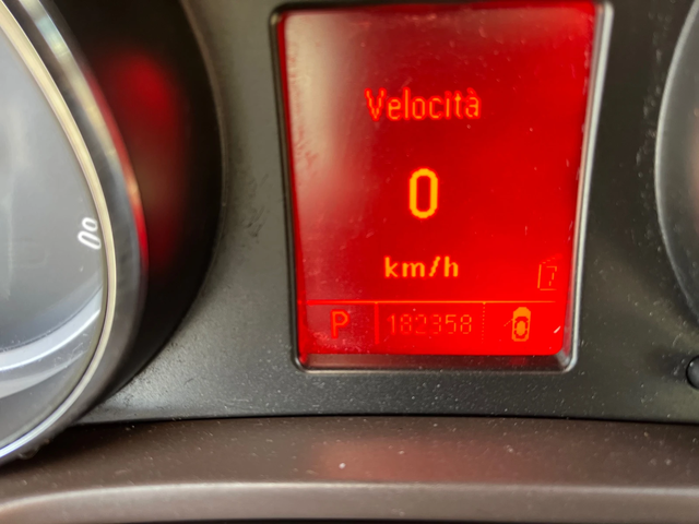 Opel Insignia 2.0CDTI - автомобили, коли, обяви за нови и употребявани 13