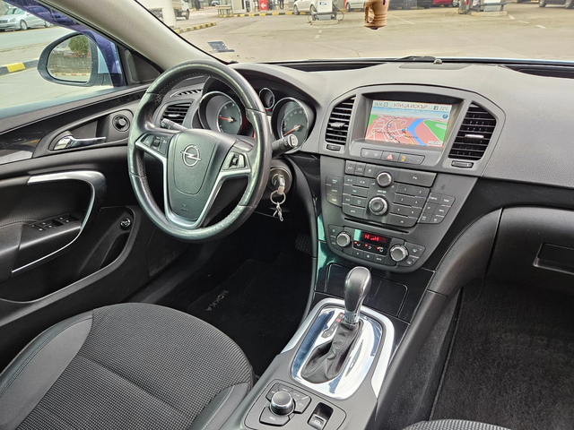 Opel Insignia 2.0 AVTOMAT/4X4/KOJA/NAVIGACIA - автомобили, коли, обяви за нови и употребявани 9