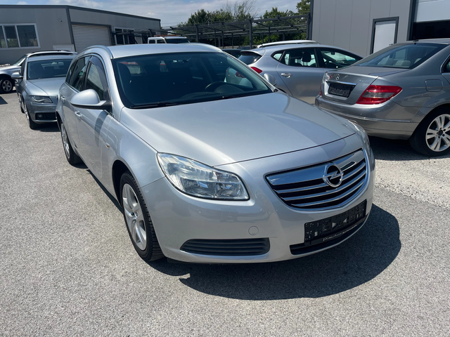 Opel Insignia 2.0 Diesel 130 k.c - автомобили, коли, обяви за нови и употребявани 0