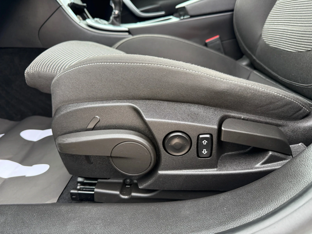 Opel Insignia 2.0 CDTi - автомобили, коли, обяви за нови и употребявани 15