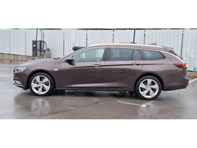 Opel Insignia 2.0 Turbo 4x4 260kc Autamtic Bose Distronic - автомобили, коли, обяви за нови и употребявани 2