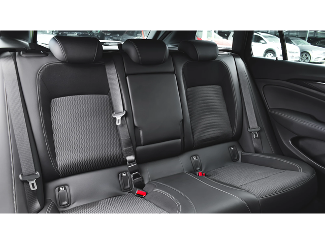 Opel Insignia Sports Tourer 2.0d OPC Line 4x4 Automatic - автомобили, коли, обяви за нови и употребявани 10