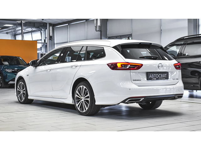 Opel Insignia Sports Tourer 2.0d OPC Line 4x4 Automatic - автомобили, коли, обяви за нови и употребявани 6