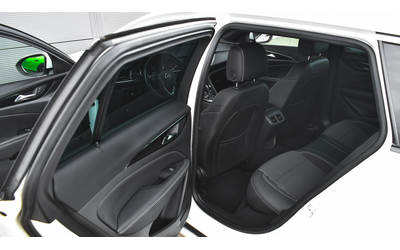 Opel Insignia Sports Tourer 2.0d OPC Line 4x4 Automatic - автомобили, коли, обяви за нови и употребявани 8