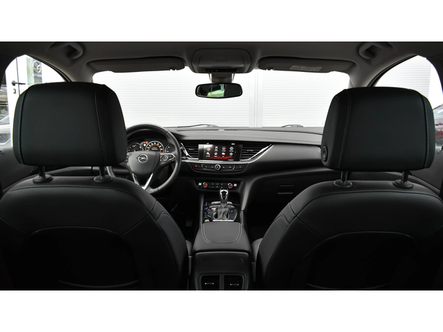 Opel Insignia Sports Tourer 2.0d Innovation Automatic - автомобили, коли, обяви за нови и употребявани 7