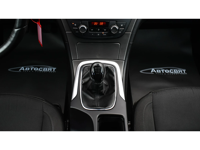 Opel Insignia Sports Tourer 2.0 CDTi Edition - автомобили, коли, обяви за нови и употребявани 13