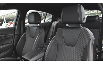 Opel Insignia Grand Sport 2.0d Innovation 4x4 Automatic - автомобили, коли, обяви за нови и употребявани 9