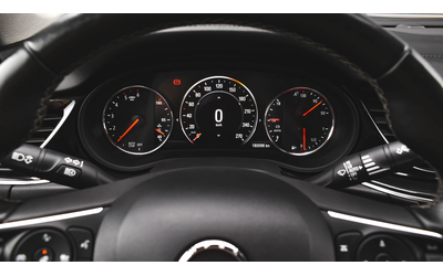 Opel Insignia Grand Sport 1.6d Innovation - автомобили, коли, обяви за нови и употребявани 13