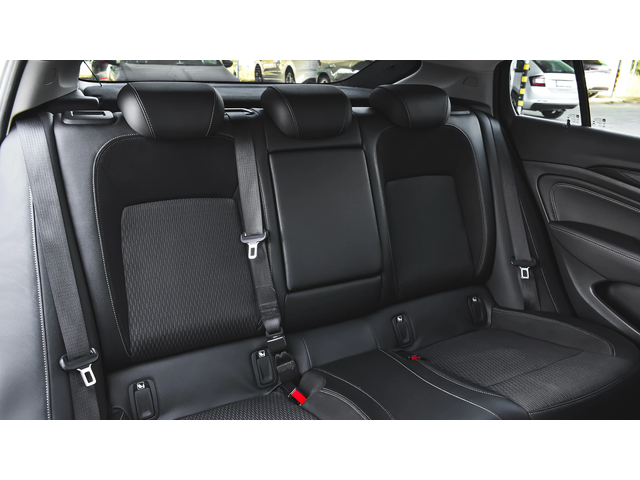 Opel Insignia Grand Sport 2.0d Innovation Automatic - автомобили, коли, обяви за нови и употребявани 10