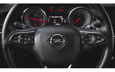 Opel Insignia Grand Sport 2.0d Innovation Automatic - автомобили, коли, обяви за нови и употребявани 12