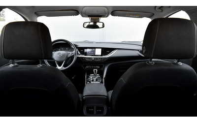 Opel Insignia Sports Tourer 2.0d Automatic Business Edition - автомобили, коли, обяви за нови и употребявани 8