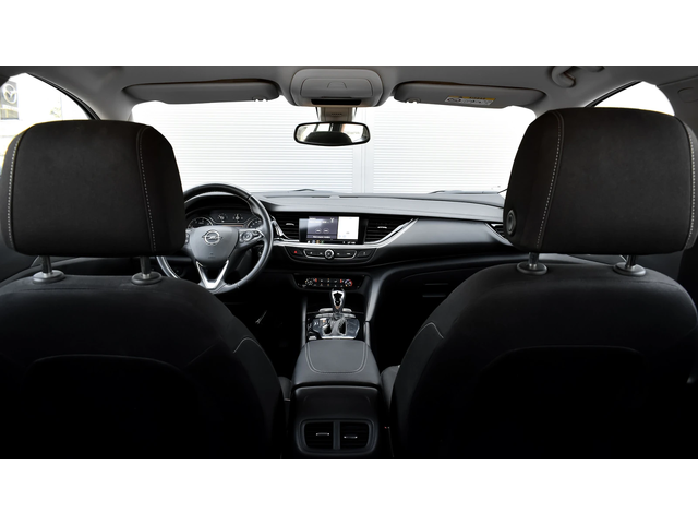 Opel Insignia Sports Tourer 2.0d Automatic Business Edition - автомобили, коли, обяви за нови и употребявани 8