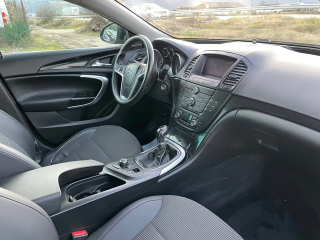 Opel Insignia 2.0CDTI-NAVI-ITALIA - автомобили, коли, обяви за нови и употребявани 4