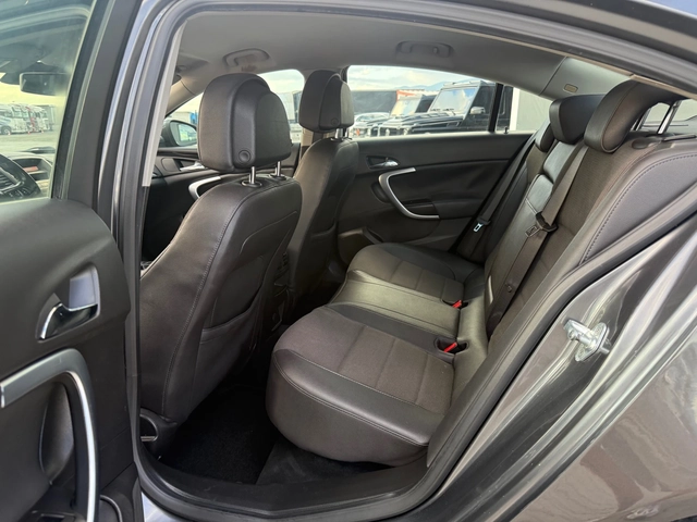 Opel Insignia 2.0 TDCI TOP !!! - автомобили, коли, обяви за нови и употребявани 12