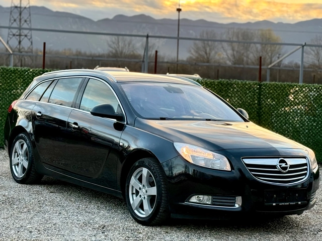 Opel Insignia 2.0CDTi FACELIFT - автомобили, коли, обяви за нови и употребявани 2