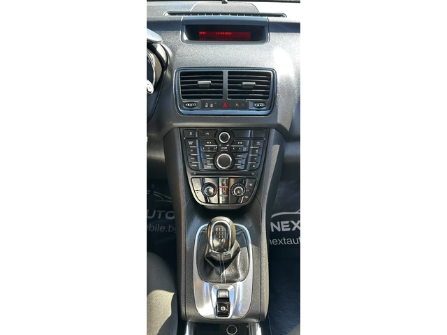 Opel Meriva 1.4i 120HP LPG EURO5B - автомобили, коли, обяви за нови и употребявани 9