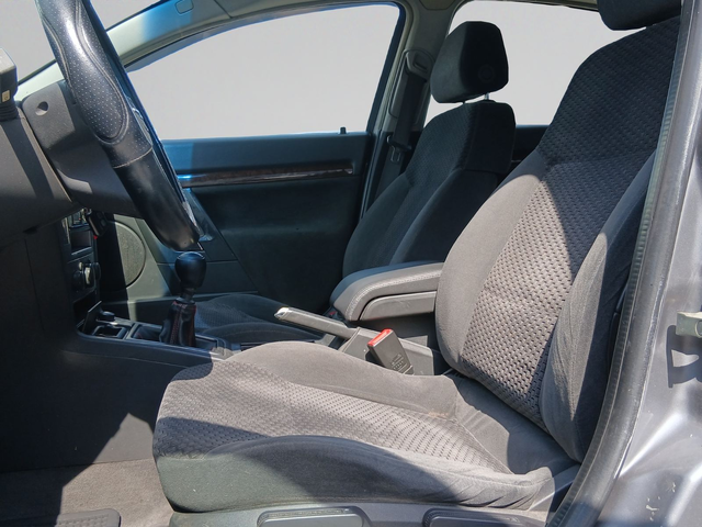 Opel VECTRA - автомобили, коли, обяви за нови и употребявани 9