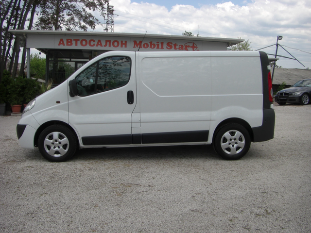 Opel Vivaro 2.0cdti 6ck. - автомобили, коли, обяви за нови и употребявани 1